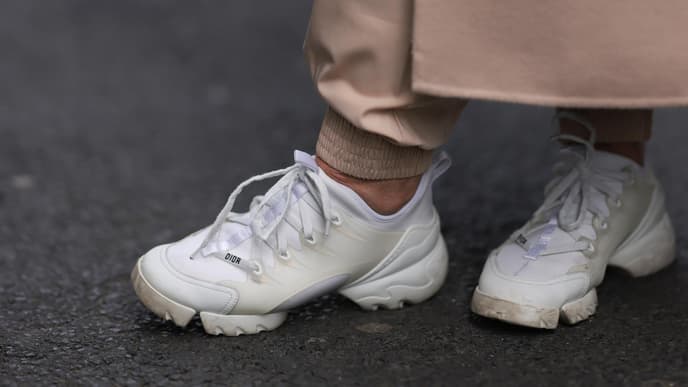 Weiße Sneaker