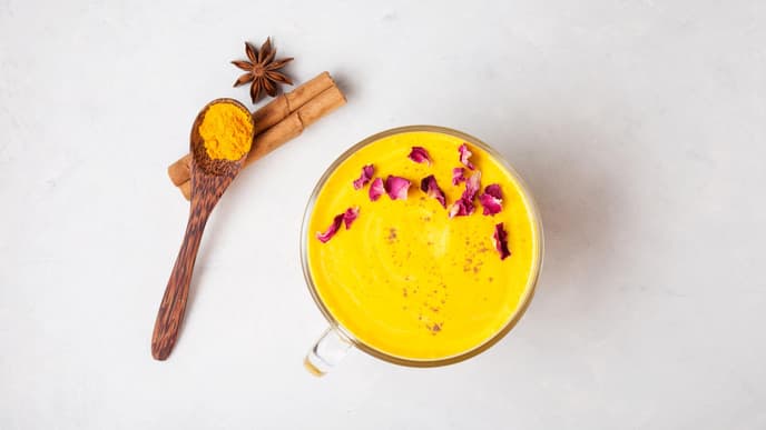 Goldene Milch