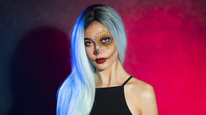 Frau mit Halloween Make up