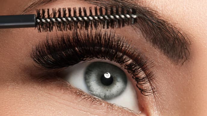 Wimpern bürsten