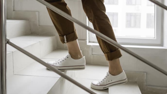 Schritte auf Treppe
