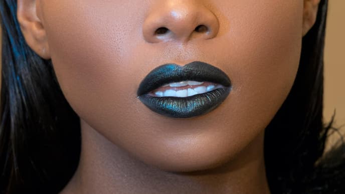 Grauer Lippenstift