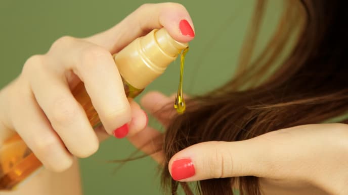Haare mit Öl pflegen