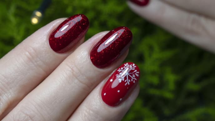 Rote Weihnachtsnägel