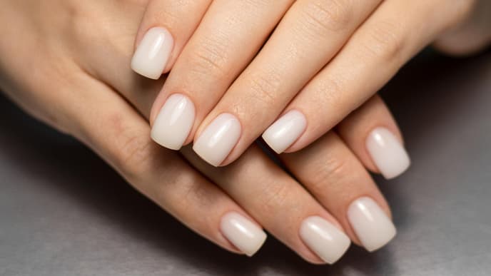 Fingernägel French Maniküre