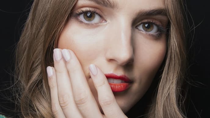 Milky Manicure Fingernägel
