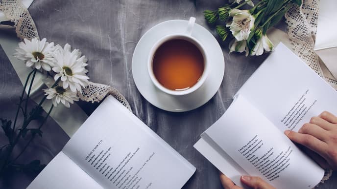 Bücher und Tee
