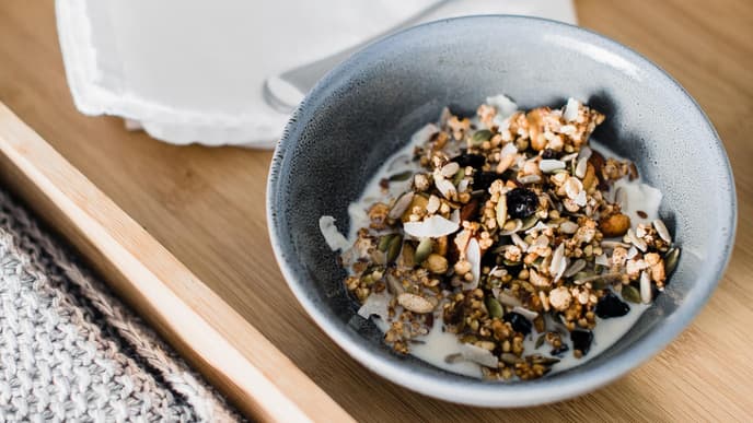 Muesli in einer Schuessel