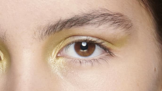 Goldener Lidschatten