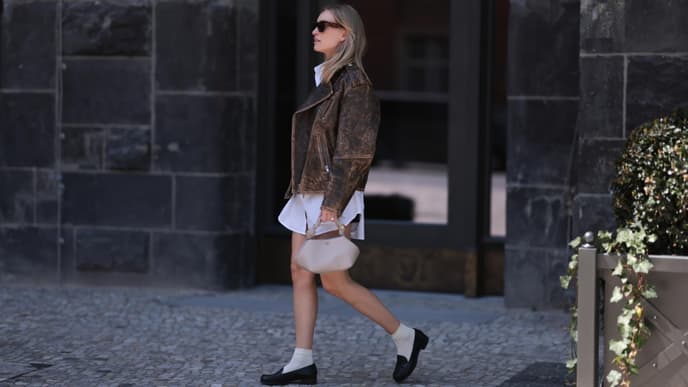 Streetstyle weiße Bluse und Jacke