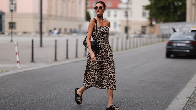 Celine Bethmann im langen Kleid 