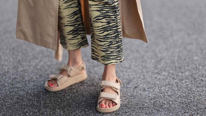 Beige Sandalen