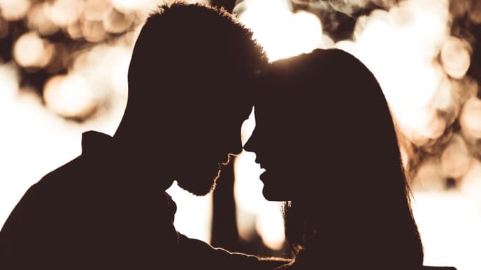 Silhouettenfotografie eines Paares
