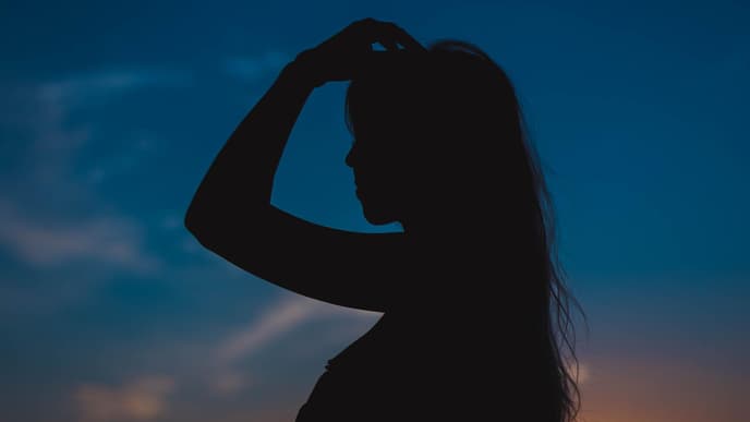 Frau als Schatten