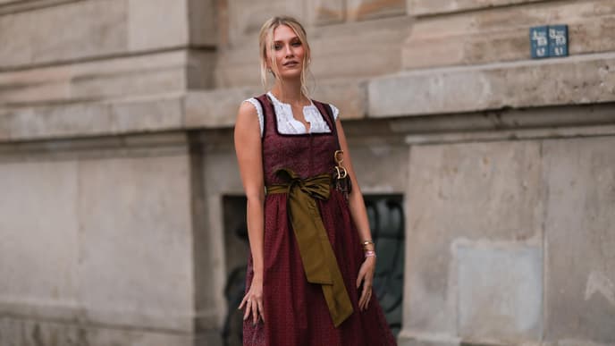 Frau im Dirndl