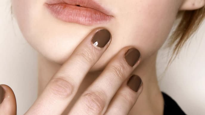 Brauner Nagellack