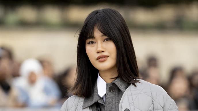 Frau mit Long Bob