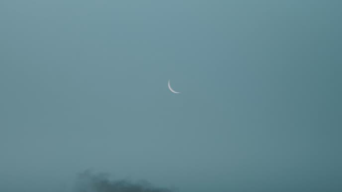 Halbmond am Himmel
