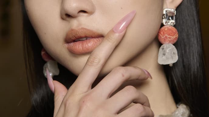 Pearl Swirl Nails