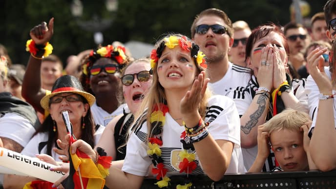 Deutsche Fußball-Fans beim Public Viewing