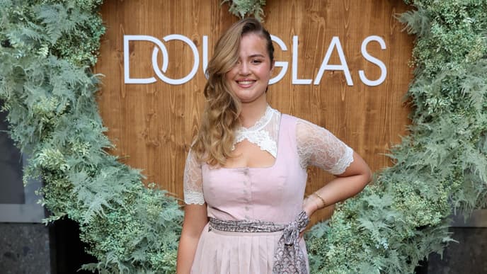 Dirndl Frisuren mittellang einfach: Oktoberfest