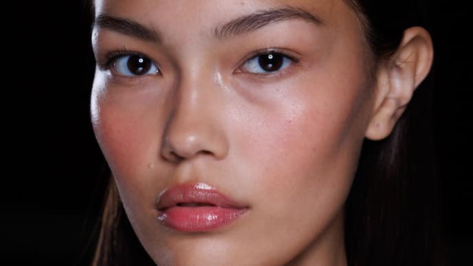 Model mit glowy Lips