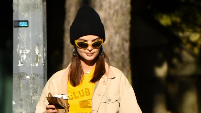 Emily Ratajkowski mit "Shoulder Bob"