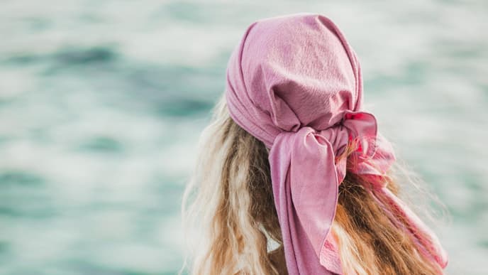 Urlaub 2025: Darum solltest du Sonnenschutz auch für die Haare verwenden