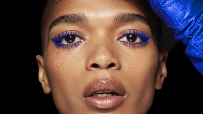 Blaue Mascara für braune Augen