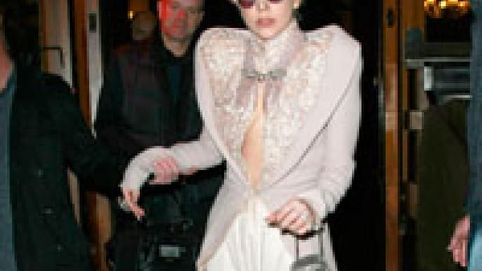 Fashion Bash: Stars in der Stilkritik