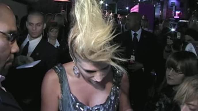 kesha-mit-neuem-look-480x270-1558572.jpg
