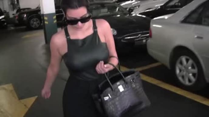 kim-kardahsian-mit-bauchschmerzen-zum-arzt-480x270-1763011.jpg