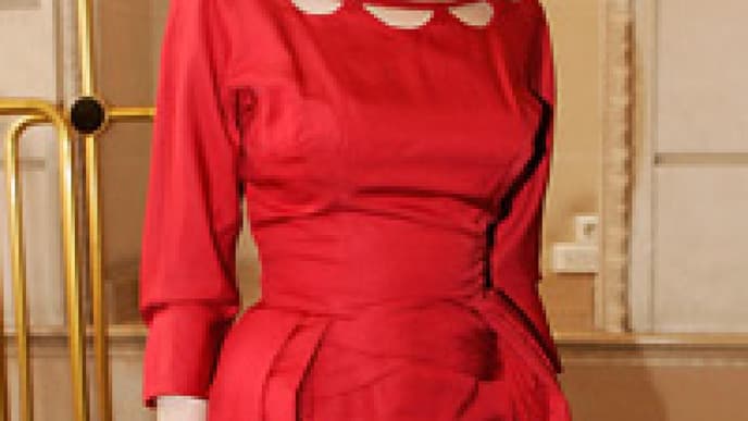 lady-in-red-dita-von-teese-bild-getty-images-200x300-143372.jpg