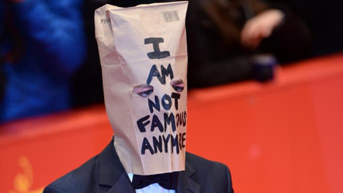 i-am-not-famous-anymore-1917591.jpg