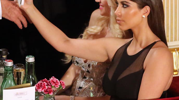kim-kardashian-selfie-opernball-1924513.jpg
