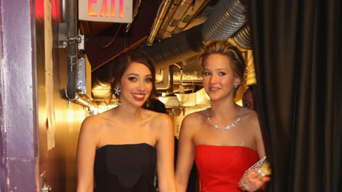 laura-simpson-und-jennifer-lawrence-oscars-2014-1927750.jpg