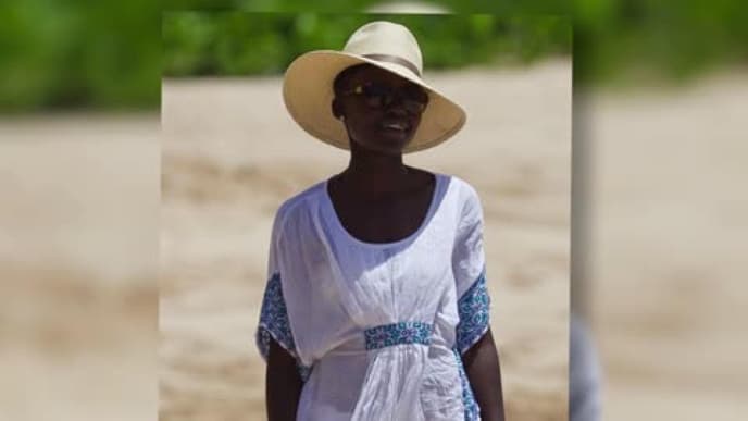 lupita-nyongo-am-strand-480x270-1959878.jpg