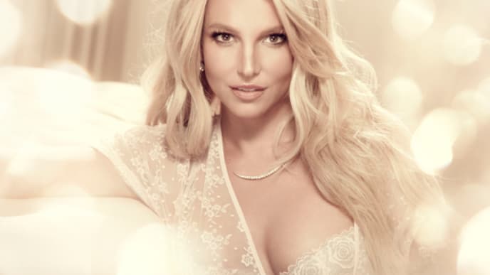 britney-spears-dessous-linie-1974105.png