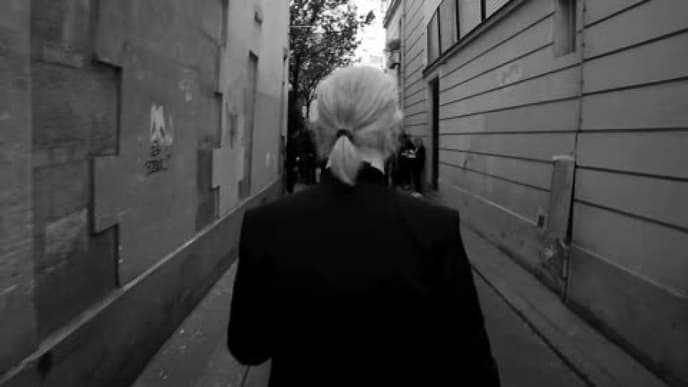 karl-lagerfeld-zeitung-480x270-1987271.jpg