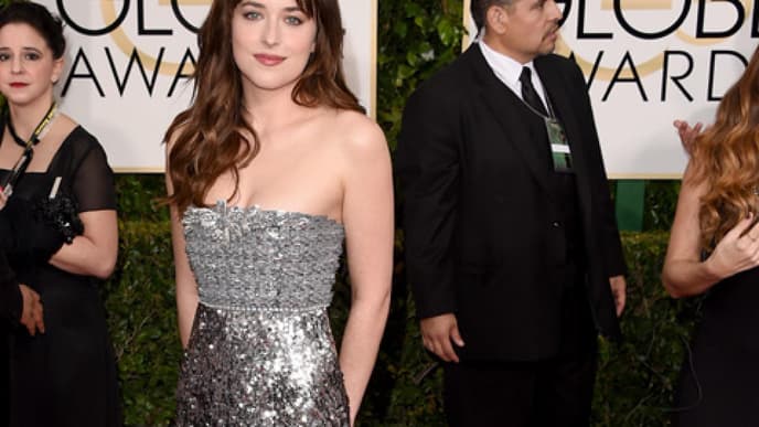 dakota-johnson-chanel-2017472.jpg