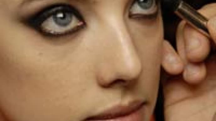 bei-kullerrunden-rehaugen-reicht-oft-mascara-mehr-wirkt-angemalt-200x300-9007.jpg