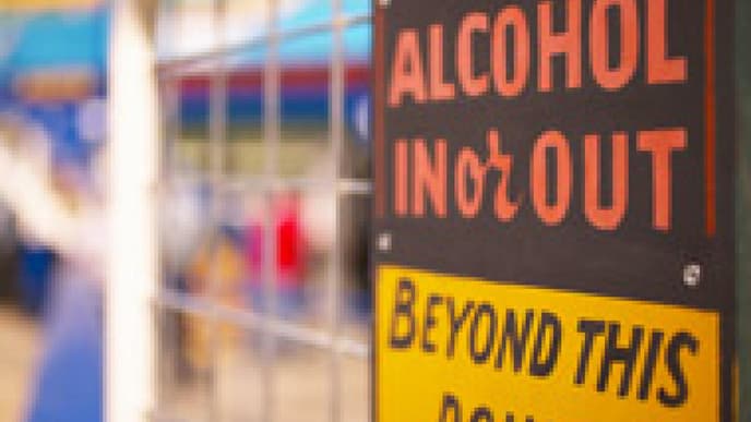 10 Dinge, die man sich anhören muss, wenn man keinen Alkohol trinkt