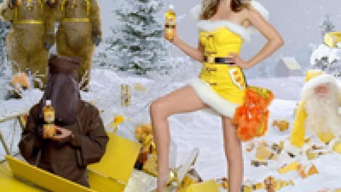 Miranda Kerr singt