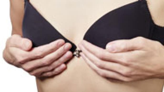 10 Dinge, die nur Frauen mit kleinem Busen verstehen