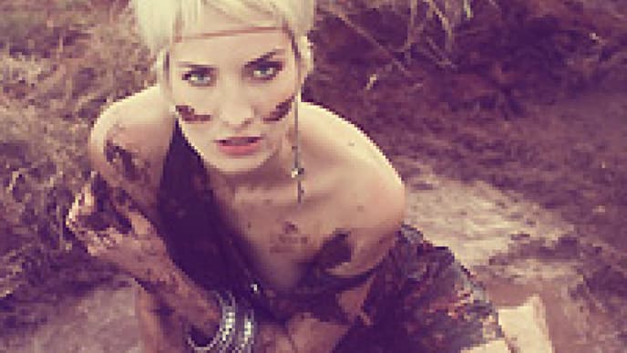 Das perfekte Model: Umstyling & Nackt-Shooting