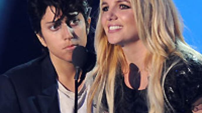 Anziehen/Ausziehen: MTV VMAs 2011