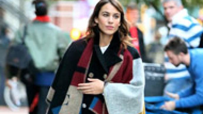 Burberry Poncho: Das It-Piece der Stars