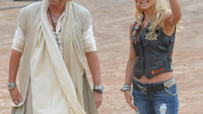 thomas-gottschalk-und-michelle-hunziker-bei-der-abschiedsshow-wetten-dass-520x390-1182450.jpg