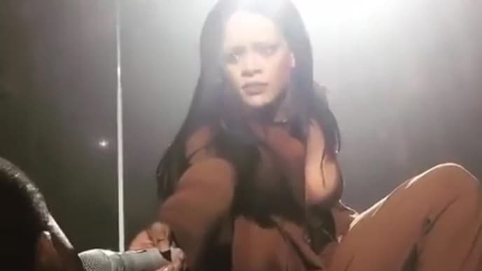 rihanna-reaction