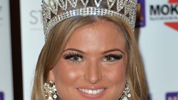 Miss-Great-Britain-verliert-Job-2000x1500